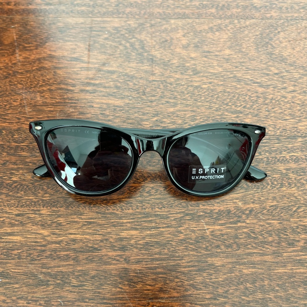 Esprit NWT Women’s Cat Eye Black Sunglasses